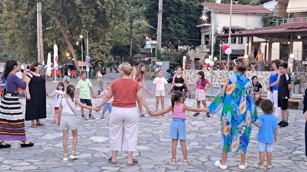 Θέατρο Header Image
